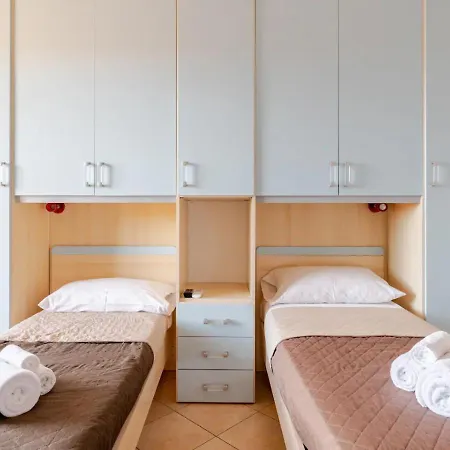 Big Garden - Free Parking, Wi-fi E Netflix Holiday home Fiumicino