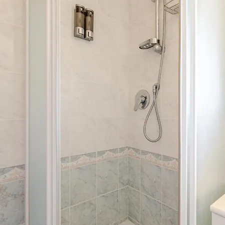Holiday home Big Garden - Free Parking, Wi-fi E Netflix Fiumicino
